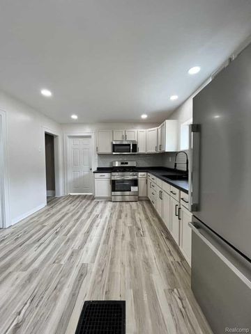 657 Allen Avenue, Muskegon, MI 49442