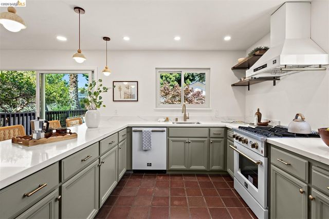 1011 Pomona Ave, Albany, CA 94706