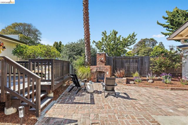 1011 Pomona Ave, Albany, CA 94706