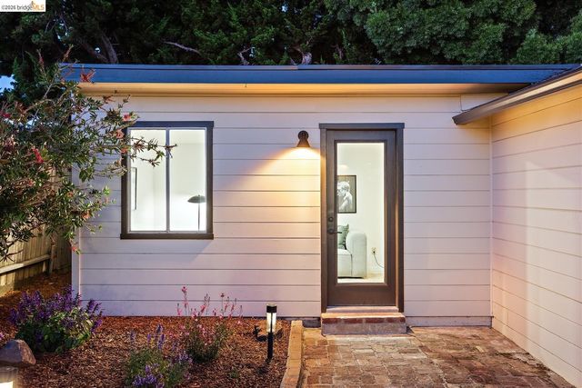 1011 Pomona Ave, Albany, CA 94706
