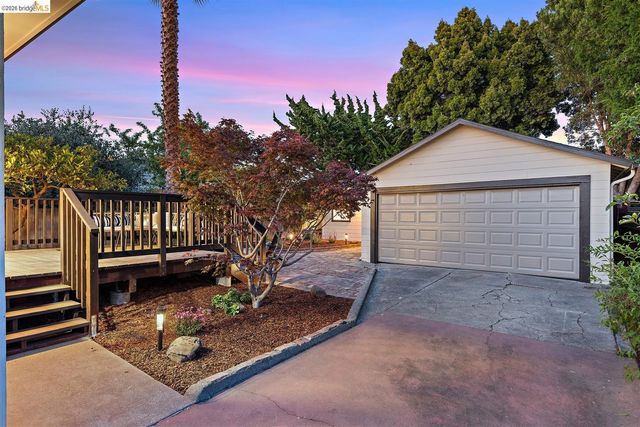 1011 Pomona Ave, Albany, CA 94706