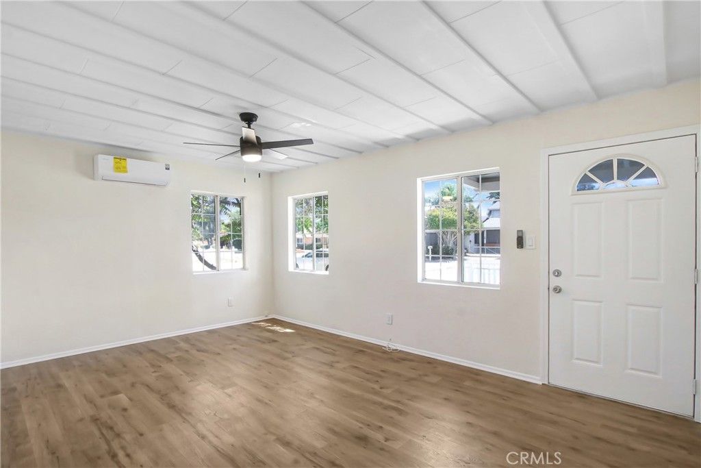 Image 14 of property listing at 26359 Girard, Hemet, CA 92544