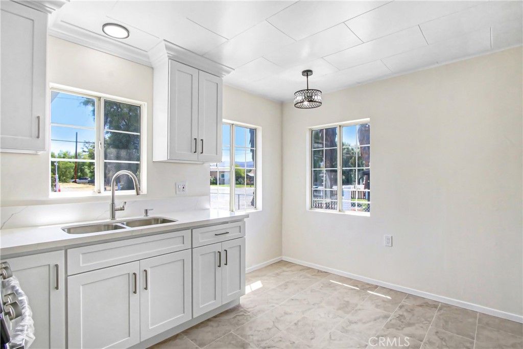 Image 6 of property listing at 26359 Girard, Hemet, CA 92544