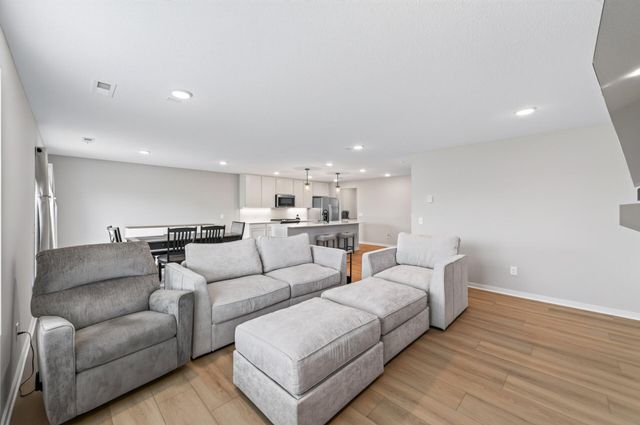 6178 Highland Hills Circle S, Cottage Grove, MN 55016