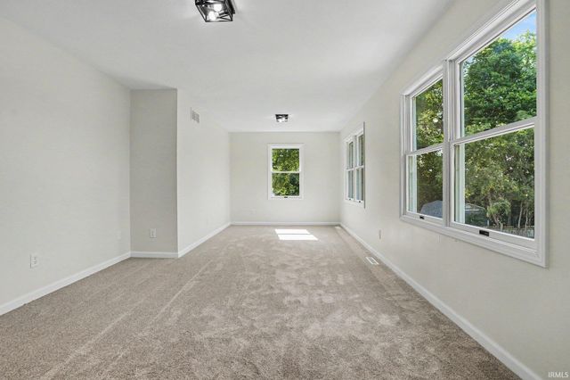 30111 Wyndtree Boulevard, Elkhart, IN 46516