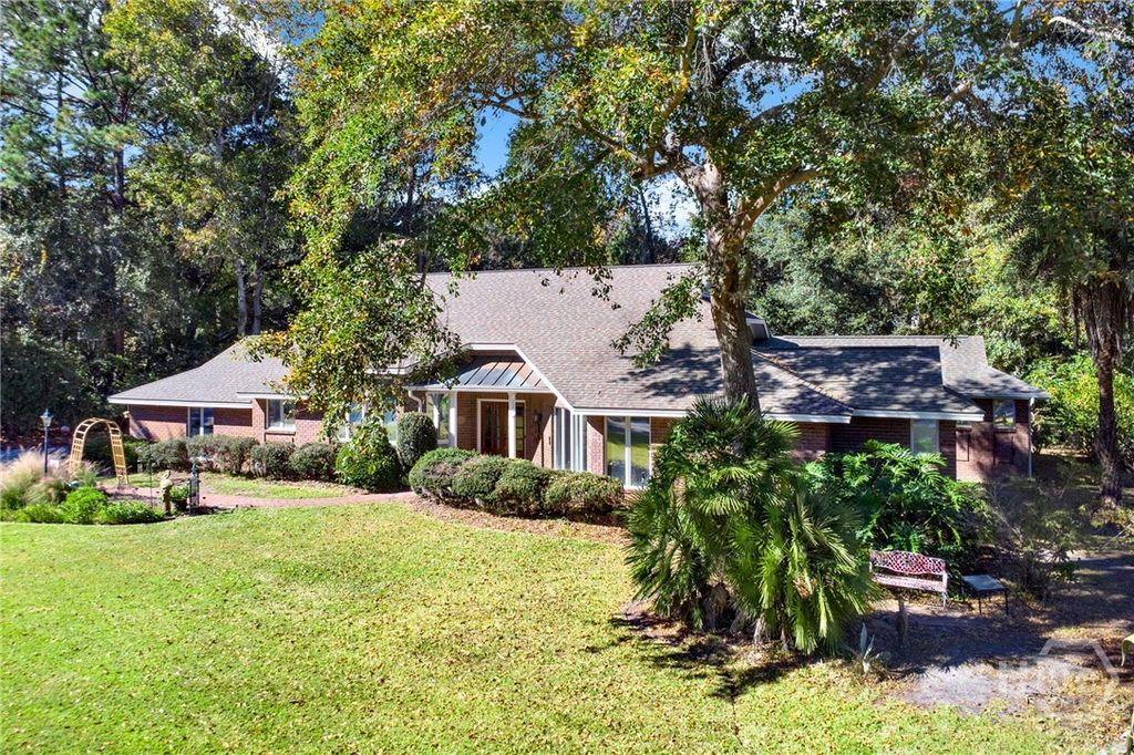 Image 4 of property listing at 217 Wiley Bottom Road, Savannah, GA 31411