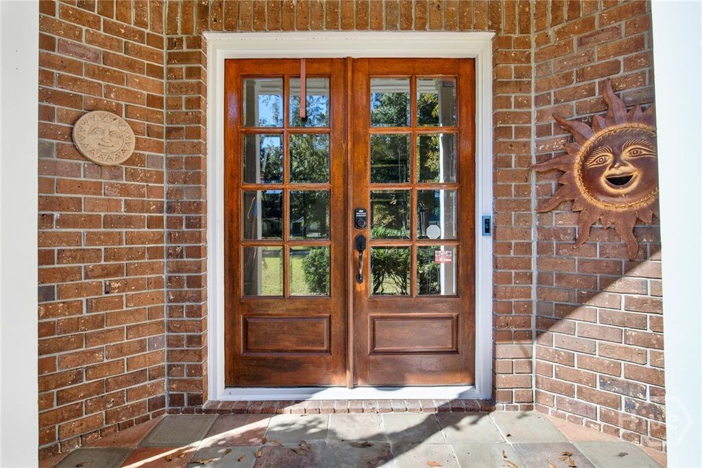 Image 5 of property listing at 217 Wiley Bottom Road, Savannah, GA 31411