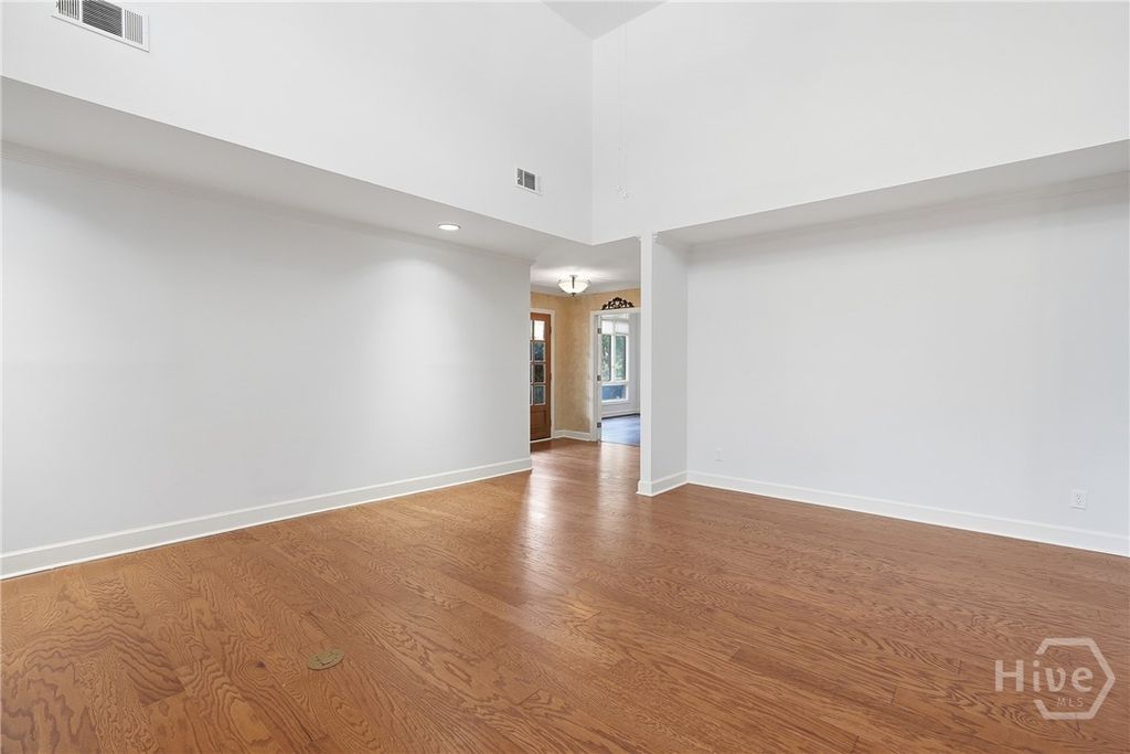 Image 6 of property listing at 217 Wiley Bottom Road, Savannah, GA 31411
