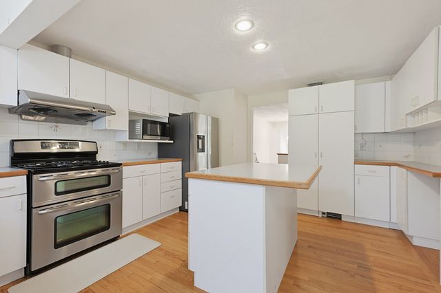 109 Davis Road, Bedford, MA 01730