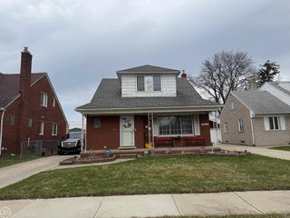 8053 Virginia Park Street, Center Line, MI 48015