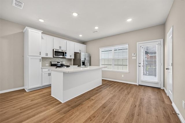 6434 New York, Houston, TX 77021