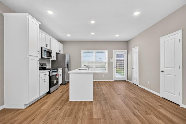 6434 New York, Houston, TX 77021