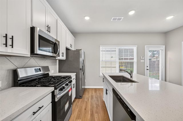 6434 New York, Houston, TX 77021