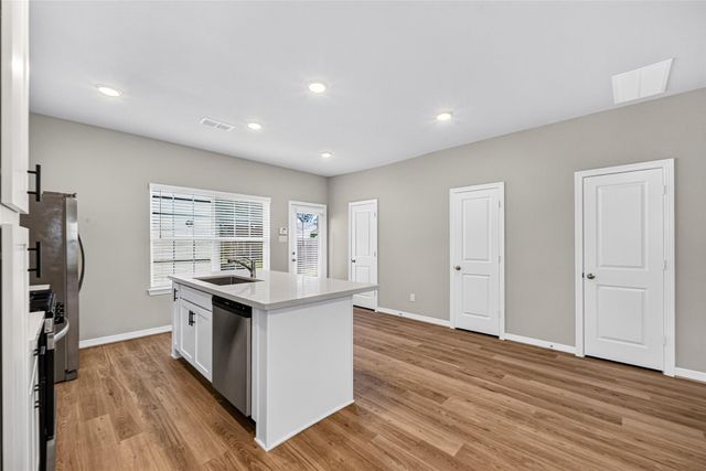 6434 New York, Houston, TX 77021