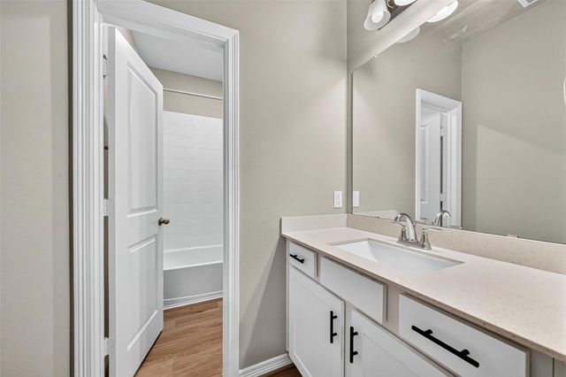 6434 New York, Houston, TX 77021