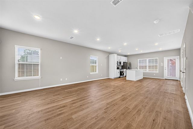 6434 New York, Houston, TX 77021
