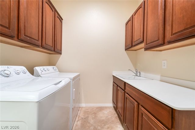 2123 Savannah River Street, Henderson, NV 89044