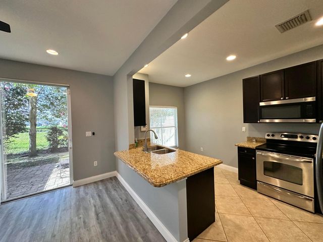 278 Lake Monterey Circle, Boynton Beach, FL 33426