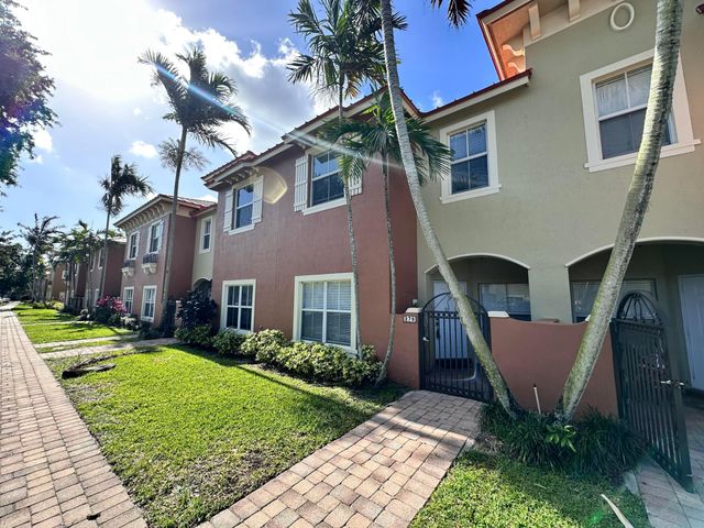 278 Lake Monterey Circle, Boynton Beach, FL 33426