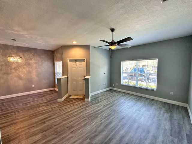 278 Lake Monterey Circle, Boynton Beach, FL 33426