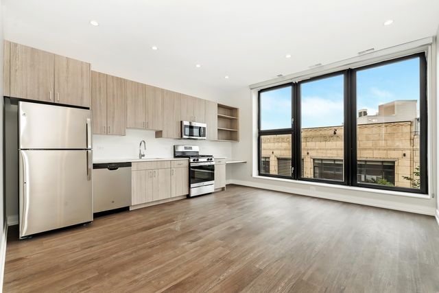 1964 N Milwaukee Avenue 205, Chicago, IL 60647