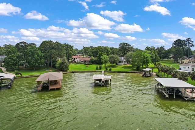 322 Buffalo Court, Livingston, TX 77351