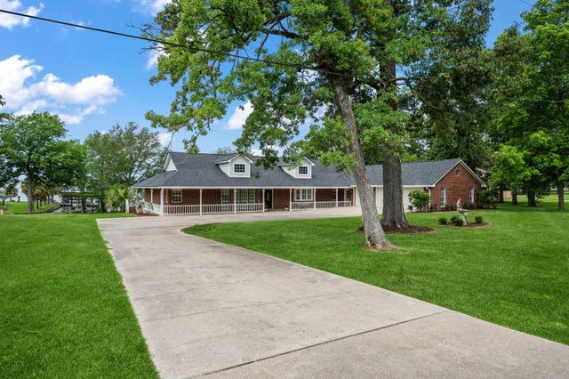 322 Buffalo Court, Livingston, TX 77351