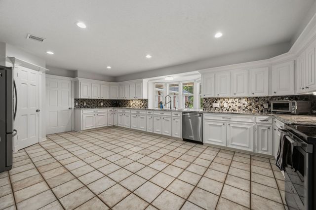 322 Buffalo Court, Livingston, TX 77351