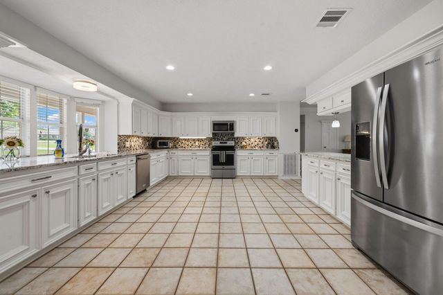 322 Buffalo Court, Livingston, TX 77351