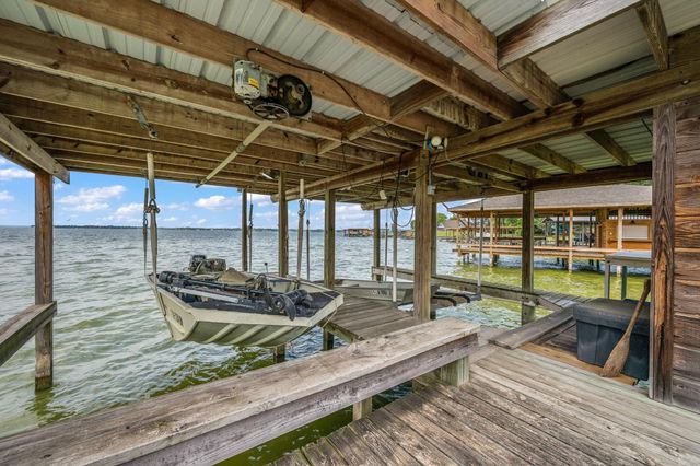 322 Buffalo Court, Livingston, TX 77351