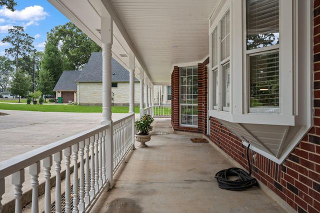 322 Buffalo Court, Livingston, TX 77351