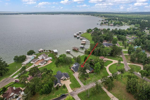 322 Buffalo Court, Livingston, TX 77351