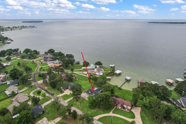 322 Buffalo Court, Livingston, TX 77351