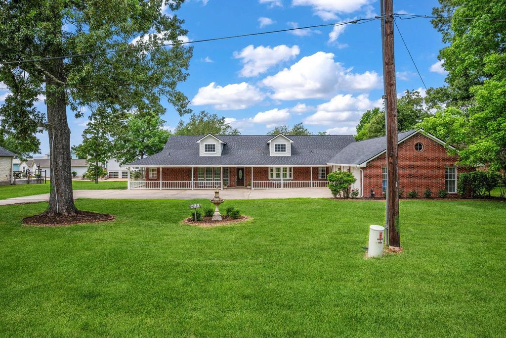 322 Buffalo Court, Livingston, TX 77351