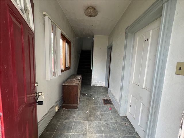 19 W Terrace Ave, New Castle, PA 16102