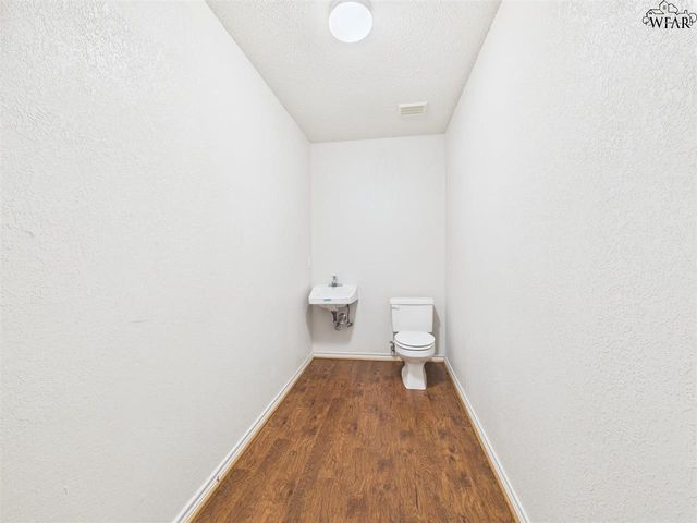5211 AIR FORCE DRIVE, Wichita Falls, TX 76306