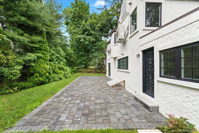 115 Old Mill Road, Great Neck, NY 11023