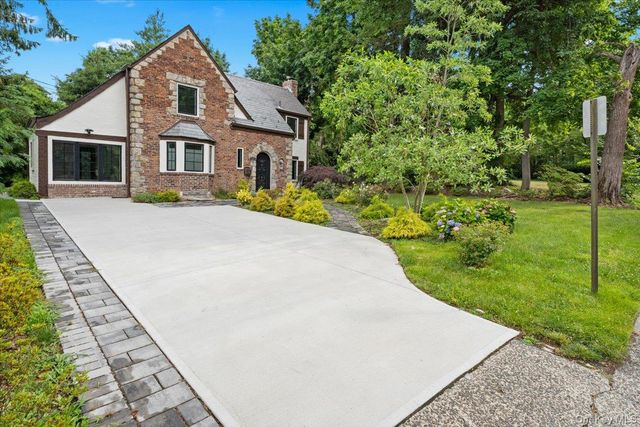 115 Old Mill Road, Great Neck, NY 11023