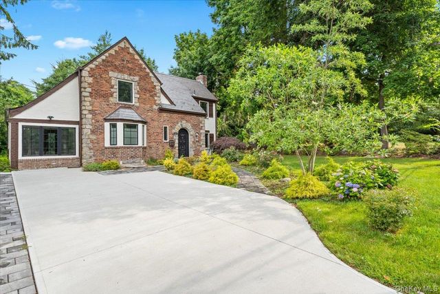 115 Old Mill Road, Great Neck, NY 11023