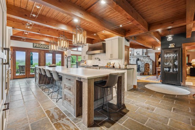 463 North Road, Barnard, VT 05032