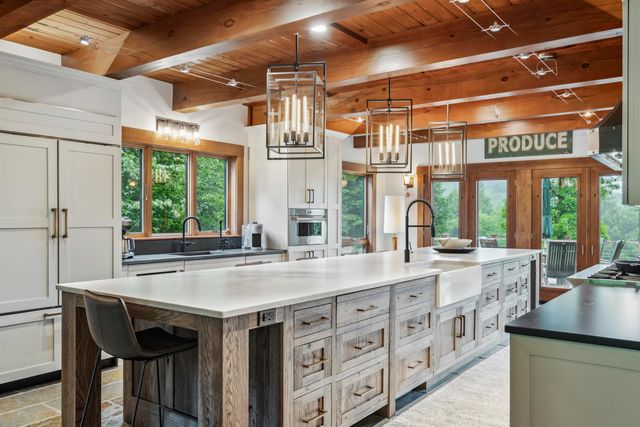463 North Road, Barnard, VT 05032