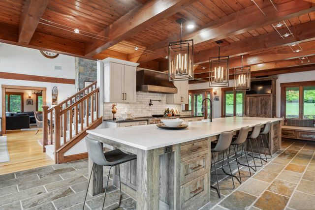463 North Road, Barnard, VT 05032