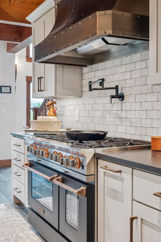 463 North Road, Barnard, VT 05032