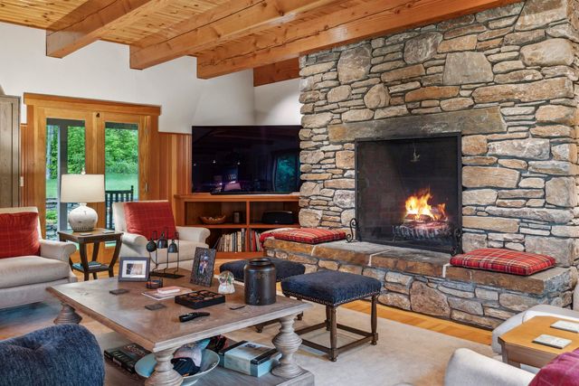 463 North Road, Barnard, VT 05032