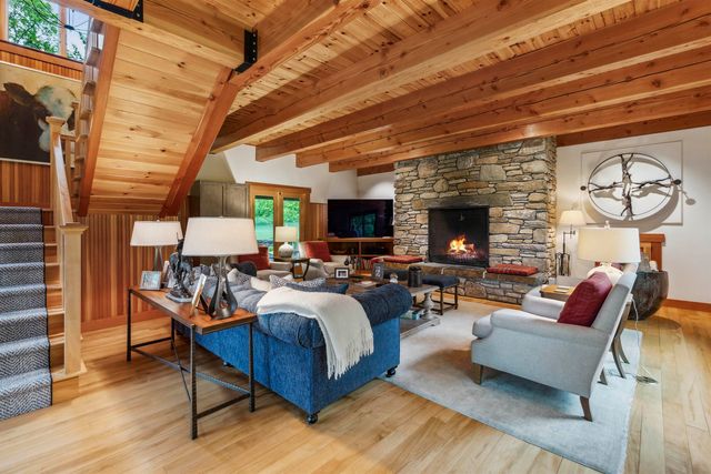 463 North Road, Barnard, VT 05032