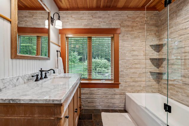 463 North Road, Barnard, VT 05032