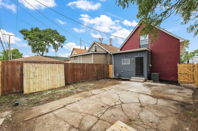 834 Willow Court, Hammond, IN 46320