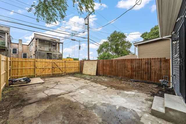 834 Willow Court, Hammond, IN 46320