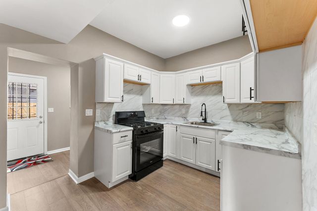 834 Willow Court, Hammond, IN 46320