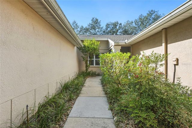5205 LOCHMEAD TERRACE, Zephyrhills, FL 33541